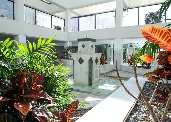 Banus - Banus Playa Rocio Beachfront Complex Apartment Marbella